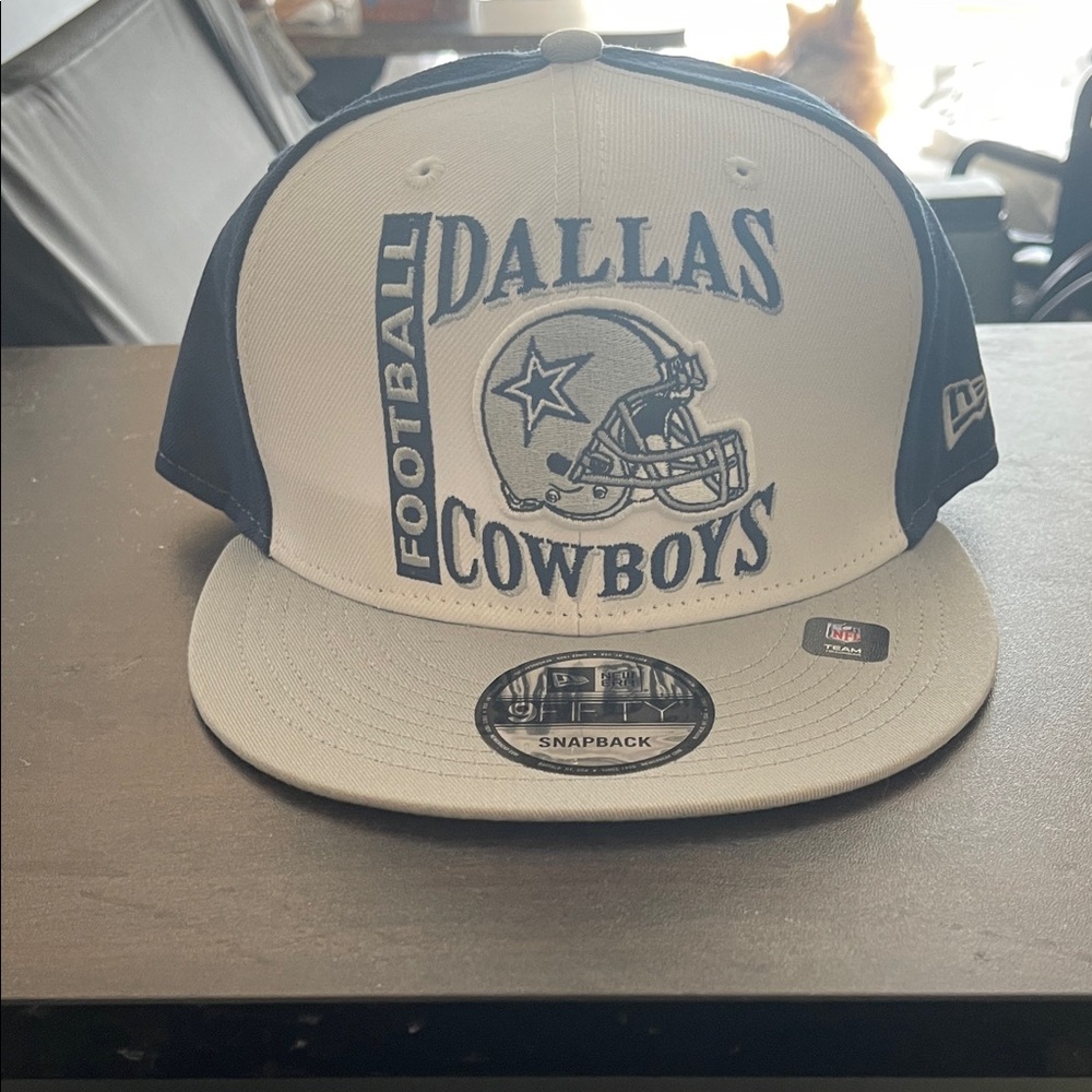 New Era Navy and White Snapback Cap throwback Dallas cowboys hat like new